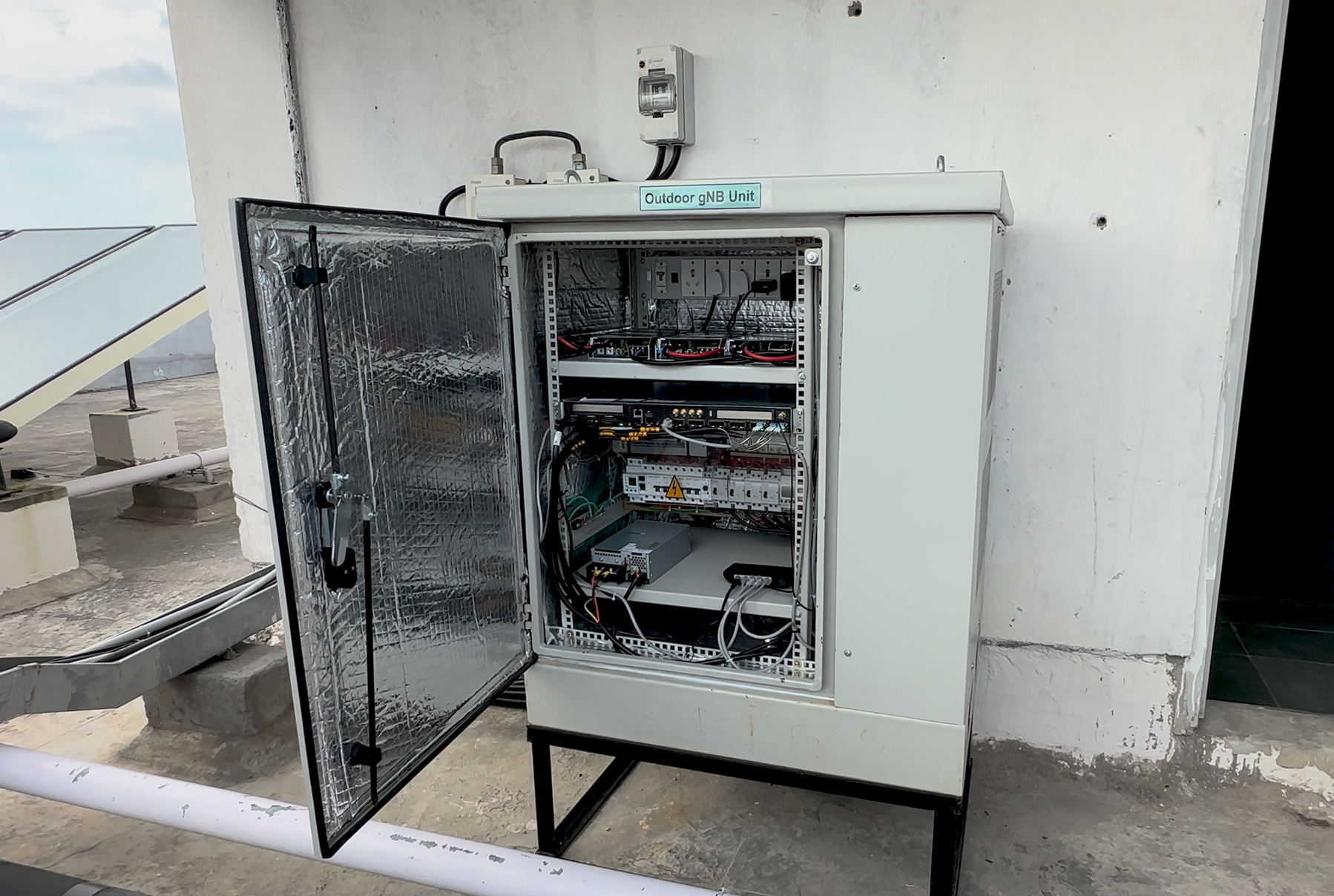 The rack from the front, full height