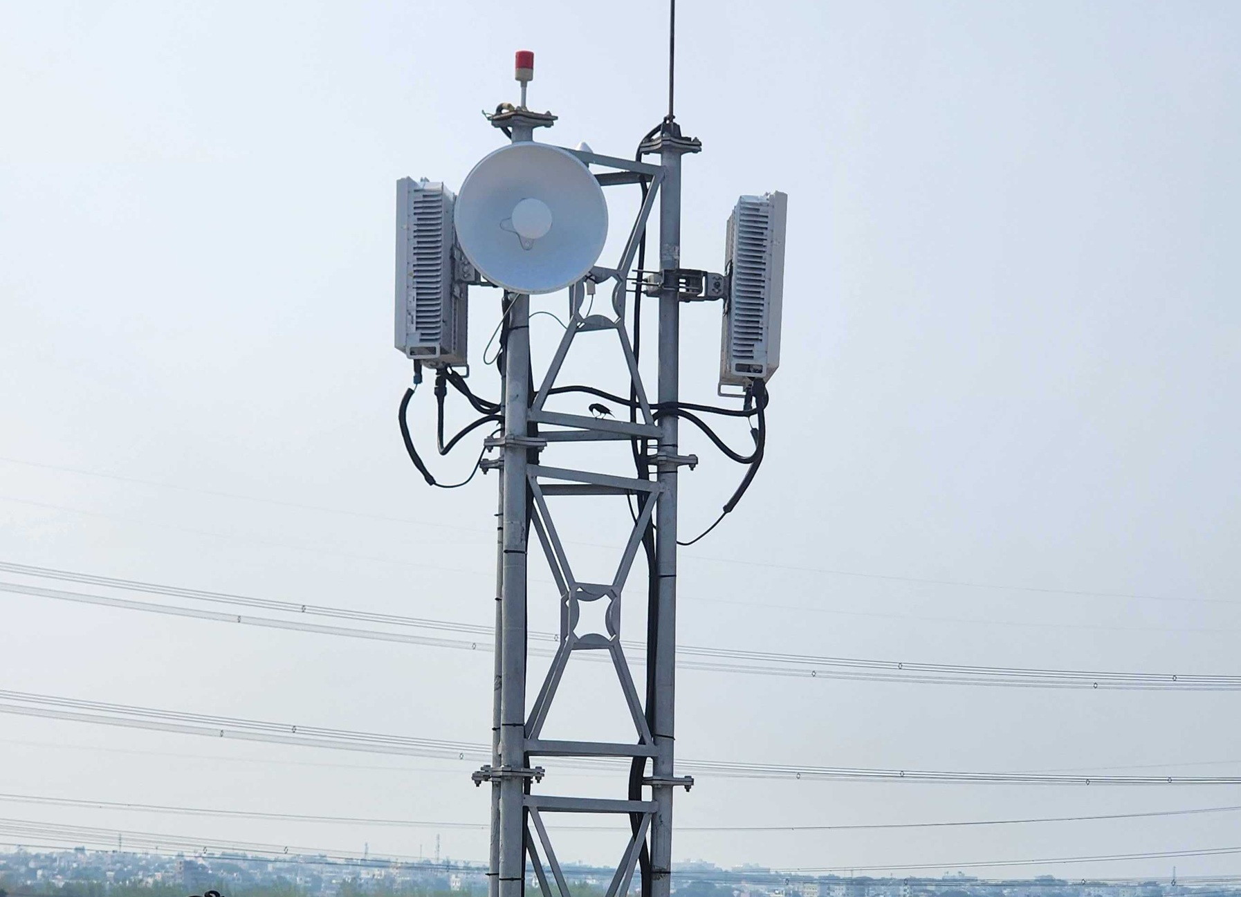 A complete site install: base station and radio together