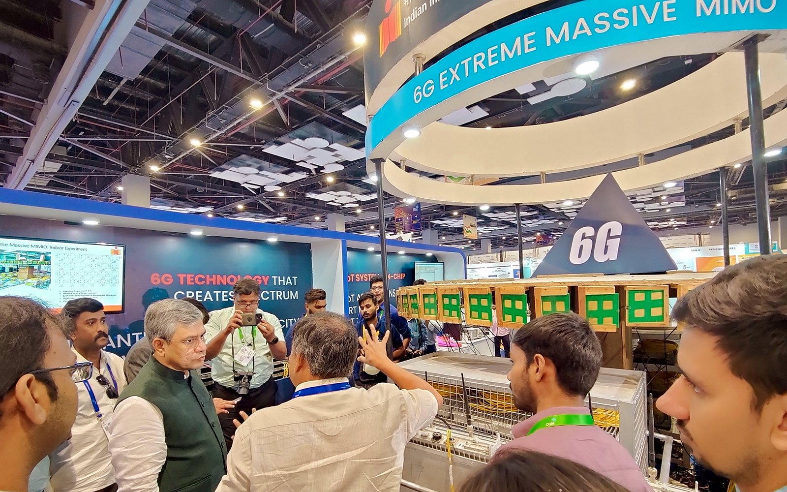 The 6G Extreme Massive MIMO demonstration on the IIT Hyderabad stand