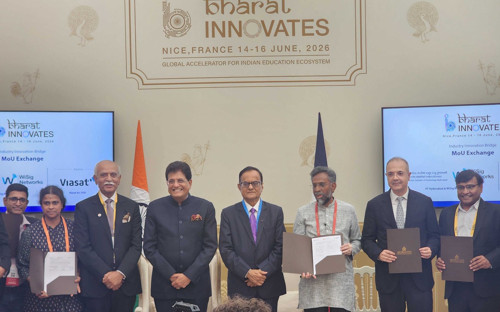 WiSig and Viasat exchanging the MoU at Bharat Innovates, Nice